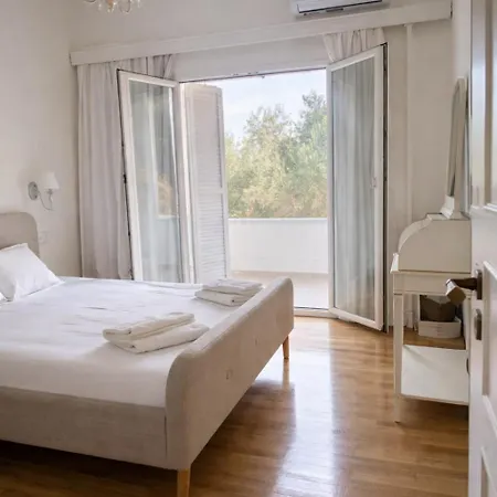 Casa Pino - Private With Pool In Corfu, Close To And Water Park, Ideal For Families Vilă