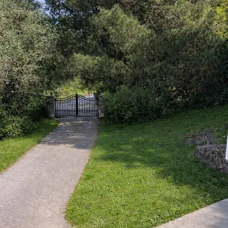 Casa Pino - Private With Pool In Corfu, Close To And Water Park, Ideal For Families