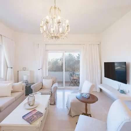 Casa Pino - Private With Pool In Corfu, Close To Beaches, Golf Course And Water Park, Ideal For Families