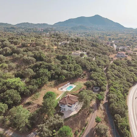 Вилла Casa Pino - Private With Pool In Corfu, Close To Beaches, Golf Course And Water Park, Ideal For Families Kokkinion